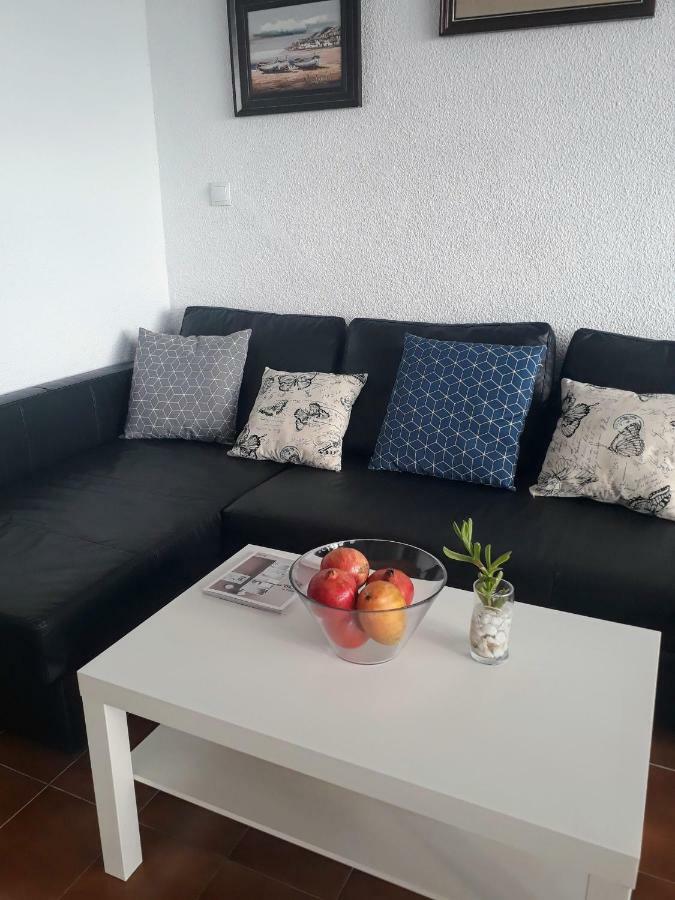 2 Bedroom'S Flat On The Beach, City Center, 1 Line 산타 폴라 외부 사진