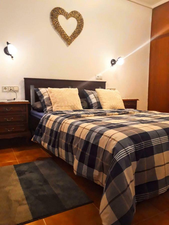2 Bedroom'S Flat On The Beach, City Center, 1 Line 산타 폴라 외부 사진