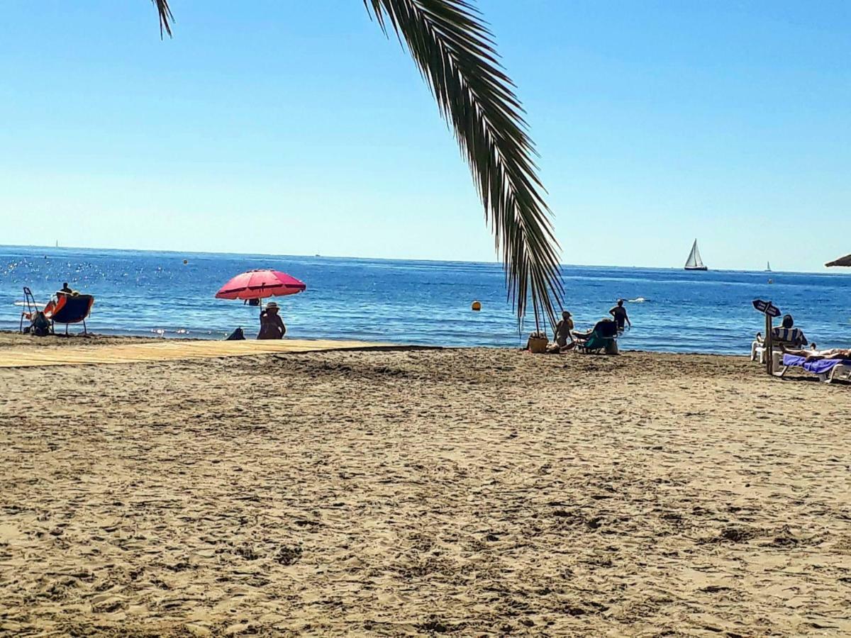 2 Bedroom'S Flat On The Beach, City Center, 1 Line 산타 폴라 외부 사진