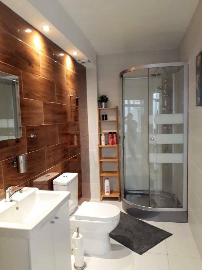 2 Bedroom'S Flat On The Beach, City Center, 1 Line 산타 폴라 외부 사진